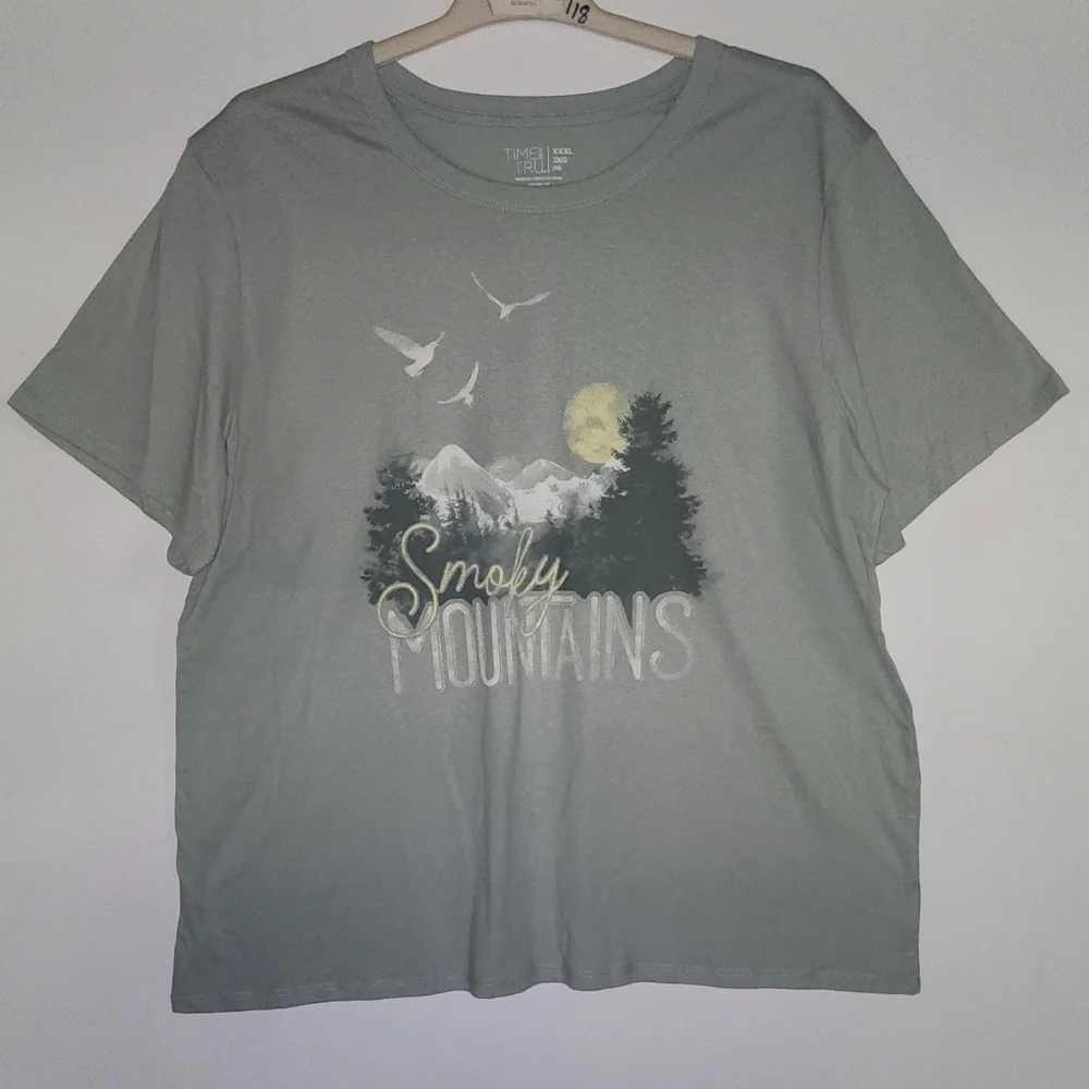 3/$15 NWOT Time and Tru Smoky Mountains women's Graphic T-Shirt - Picture 3 of 6